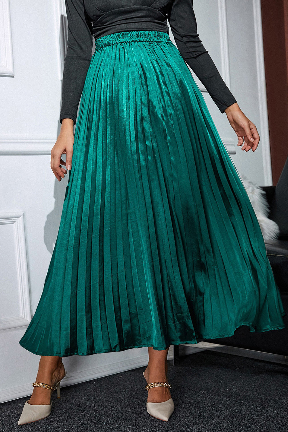 Elastic Waist Pleated Skirt